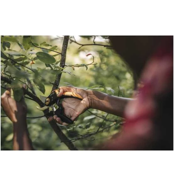 Fiskars Bypass Gartenschere (P721) Plus PowerLever 4 Fiskars Bypass Gartenschere (P721) Plus PowerLever – Bild 2