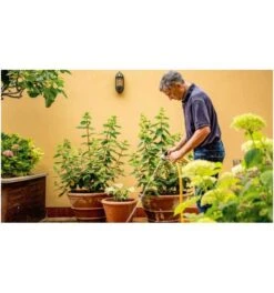 Bosch Akku-Regenwasserpumpen GardenPump 18V-2000: Akku 18V 2.5Ah, Ladegerät AL 1810 CV -Feco Garten Geschaft teichpumpe gartenpumpe 608796 czm